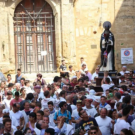 Baciato Dal Sole Bed & Breakfast